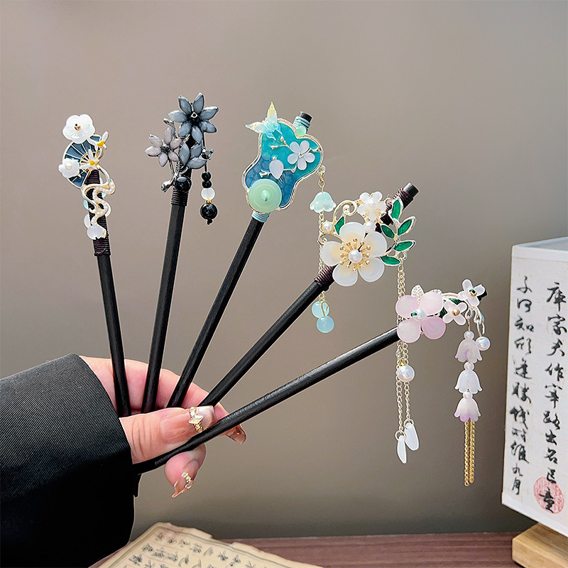 Jewelry Making With Beads - Klassischer Quasten-Haarstab, schwarzer Holz-Blumen-Perlen-Haarstab, chinesischer Hanfu-Haarschmuck,
