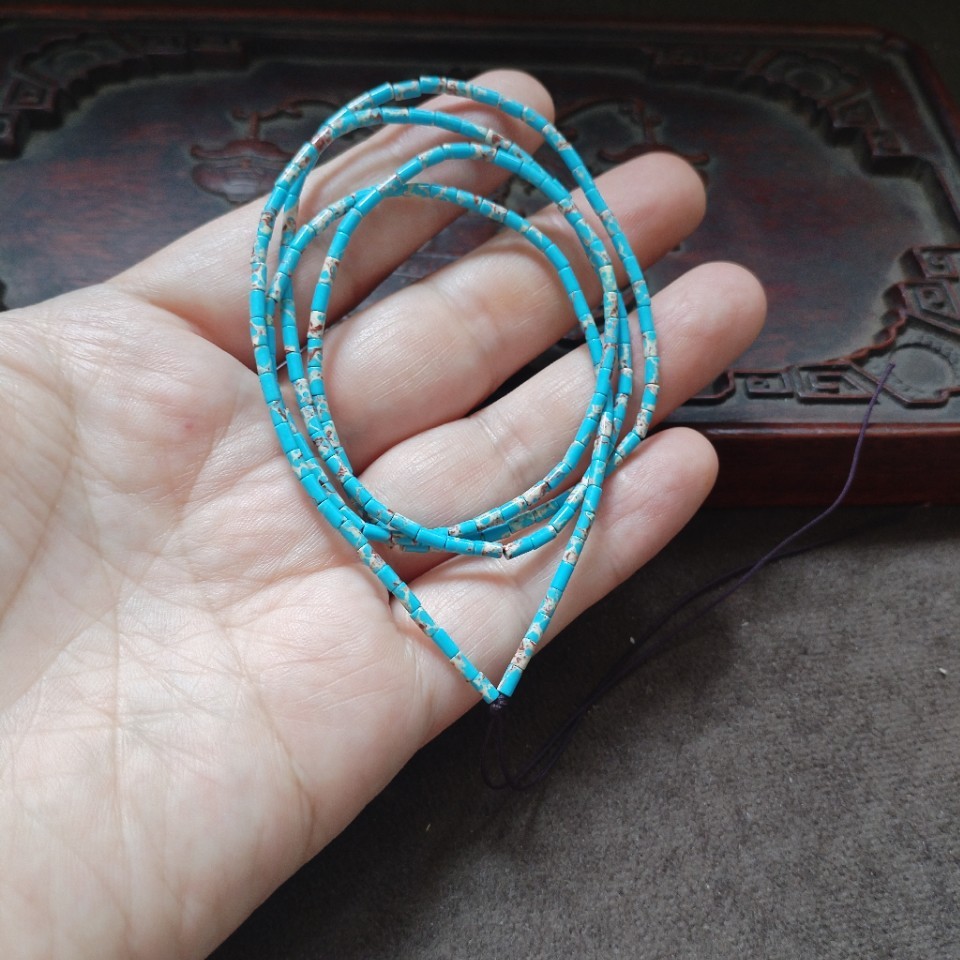 Vintage Hellblaue Mikro-Säulen – Jewelry Making Light Bewertung und Preis